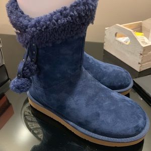 Never worn navy blue ugg boots
